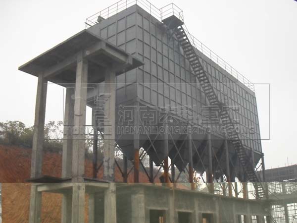 遼寧丹東頁(yè)巖陶?；剞D(zhuǎn)窯安裝現(xiàn)場(chǎng)